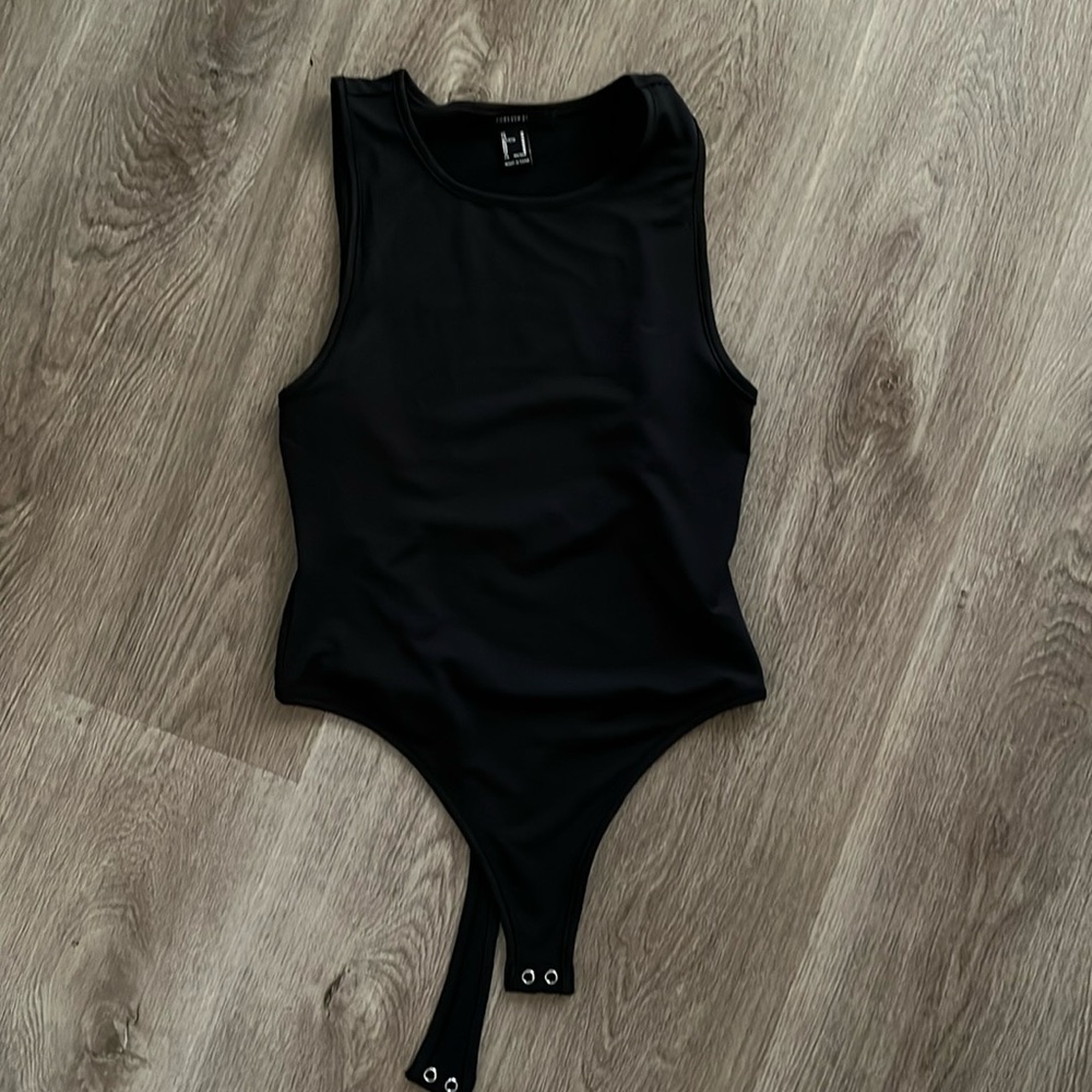 Black bodysuit M